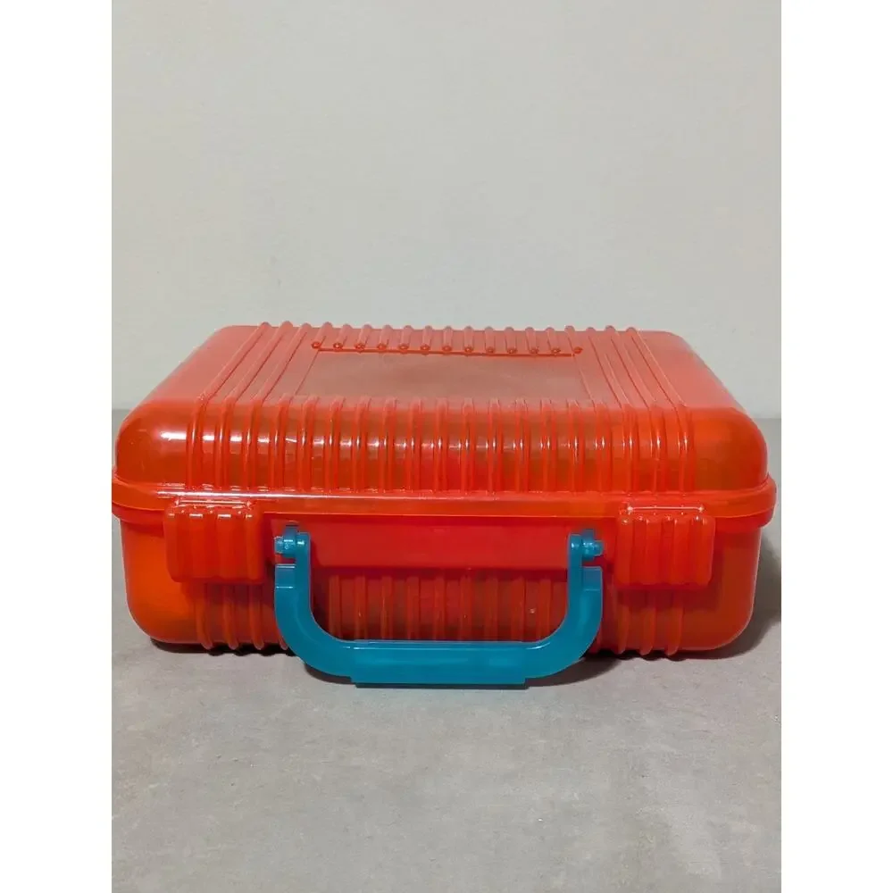 B. Toys Battat Bristle Blocks Set with Orange Case Figures Family and Dog Lot
